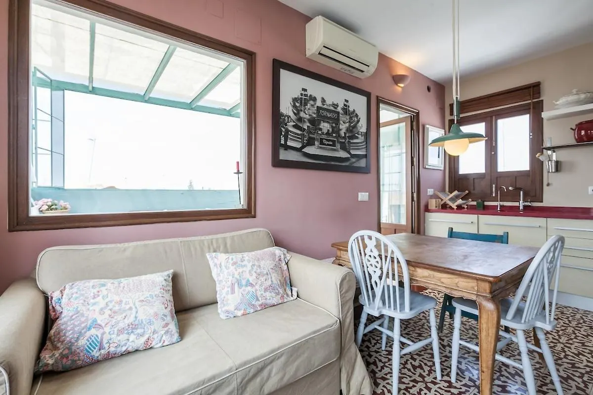 Penthouse In Restored C19Th Home Sevilla