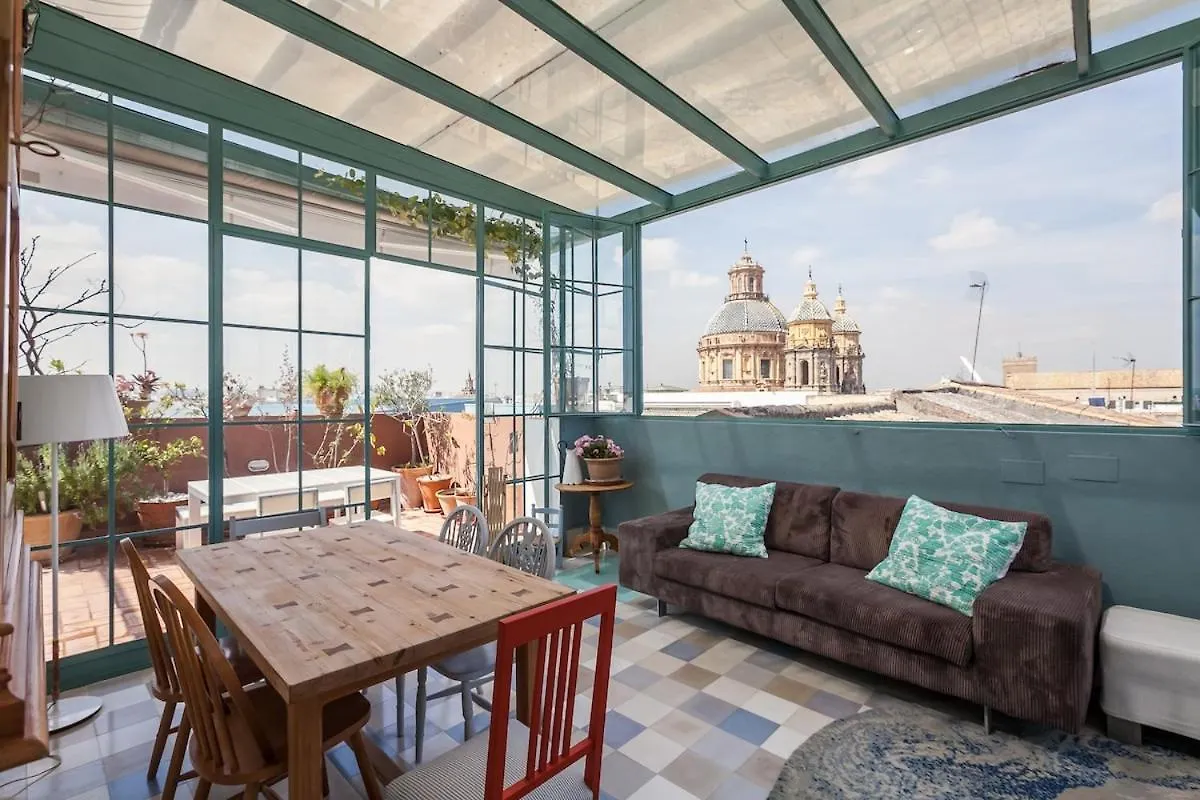 Penthouse In Restored C19Th Home Sevilla