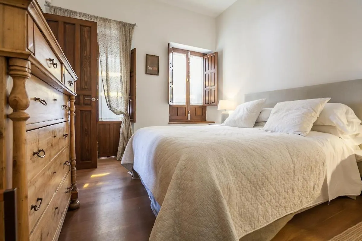 Penthouse In Restored C19Th Home Seville Apartment